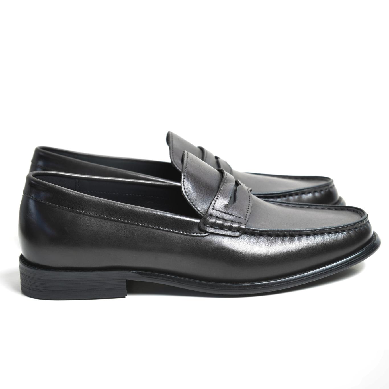 Hand Made Polished Leather Mocassin