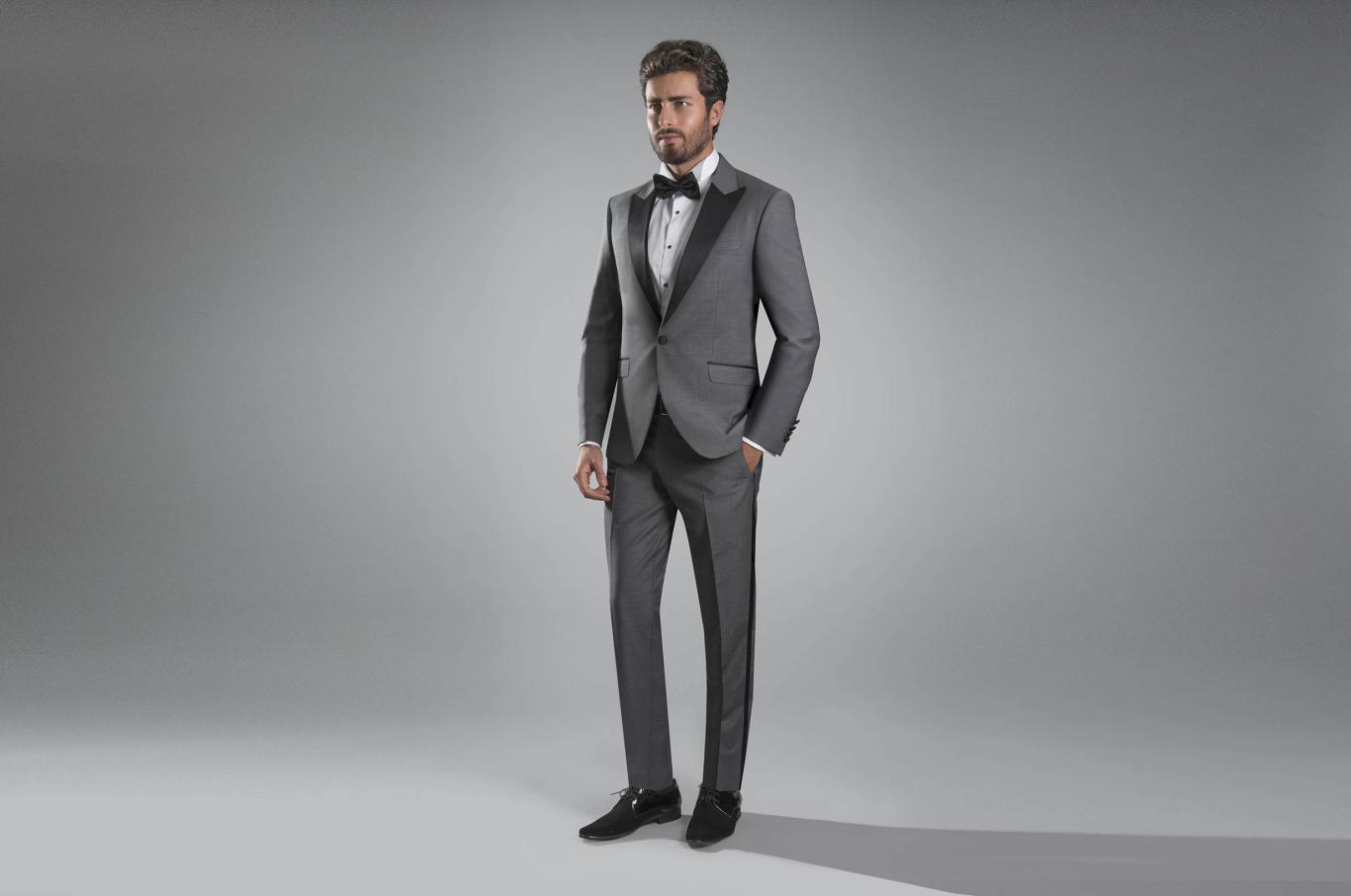 Tuxedo With Peak Lapels