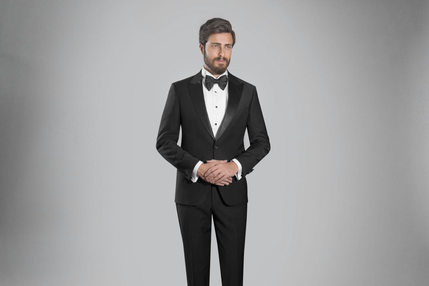 Tuxedo With Peak Lapels