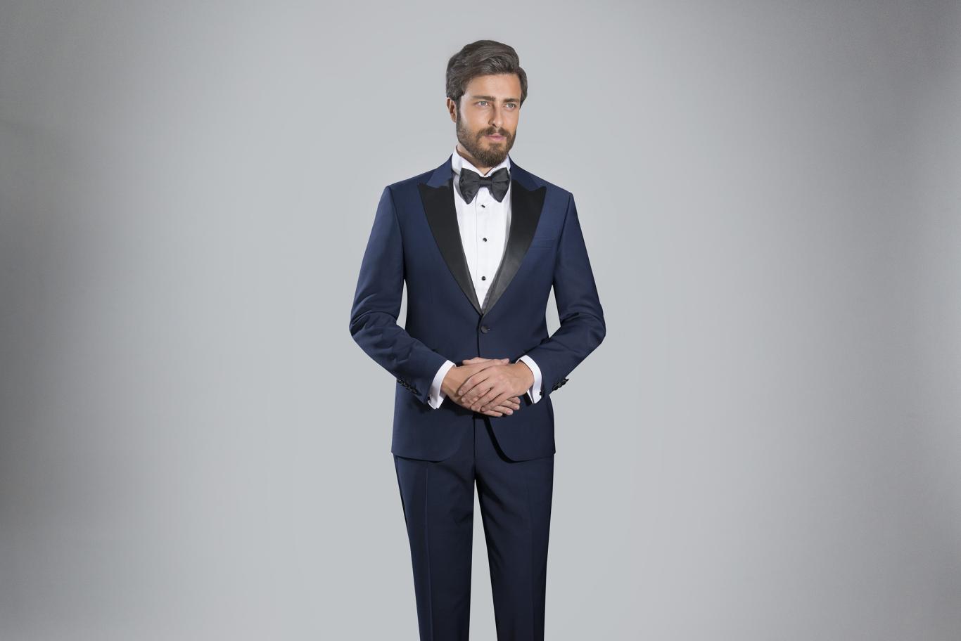 Tuxedo With Peak Lapels