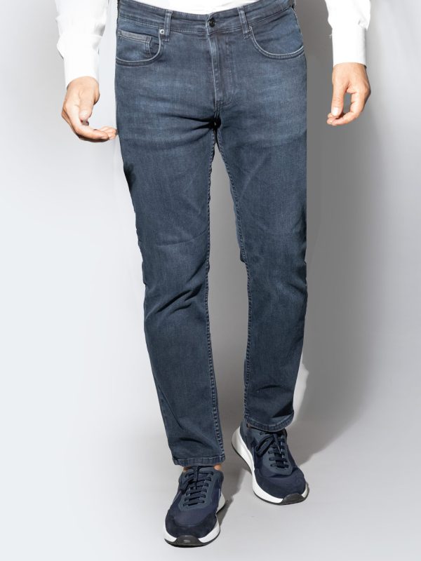 STRAIGHT FIT JEANS