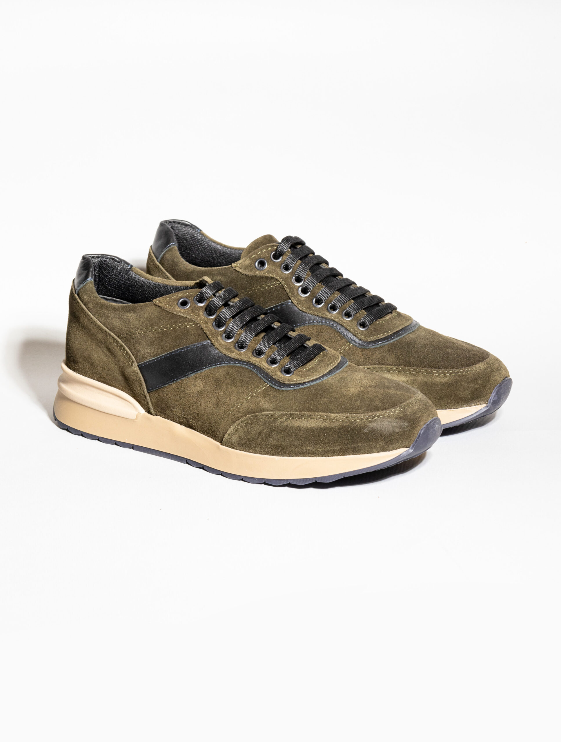 CONTRAST-SPLIT-SUEDE-TRAINERS-olv-scaled-1